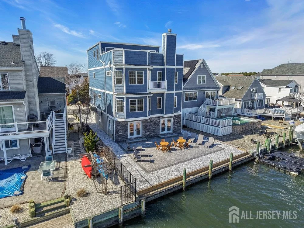 Photo of 141 Vanard Drive