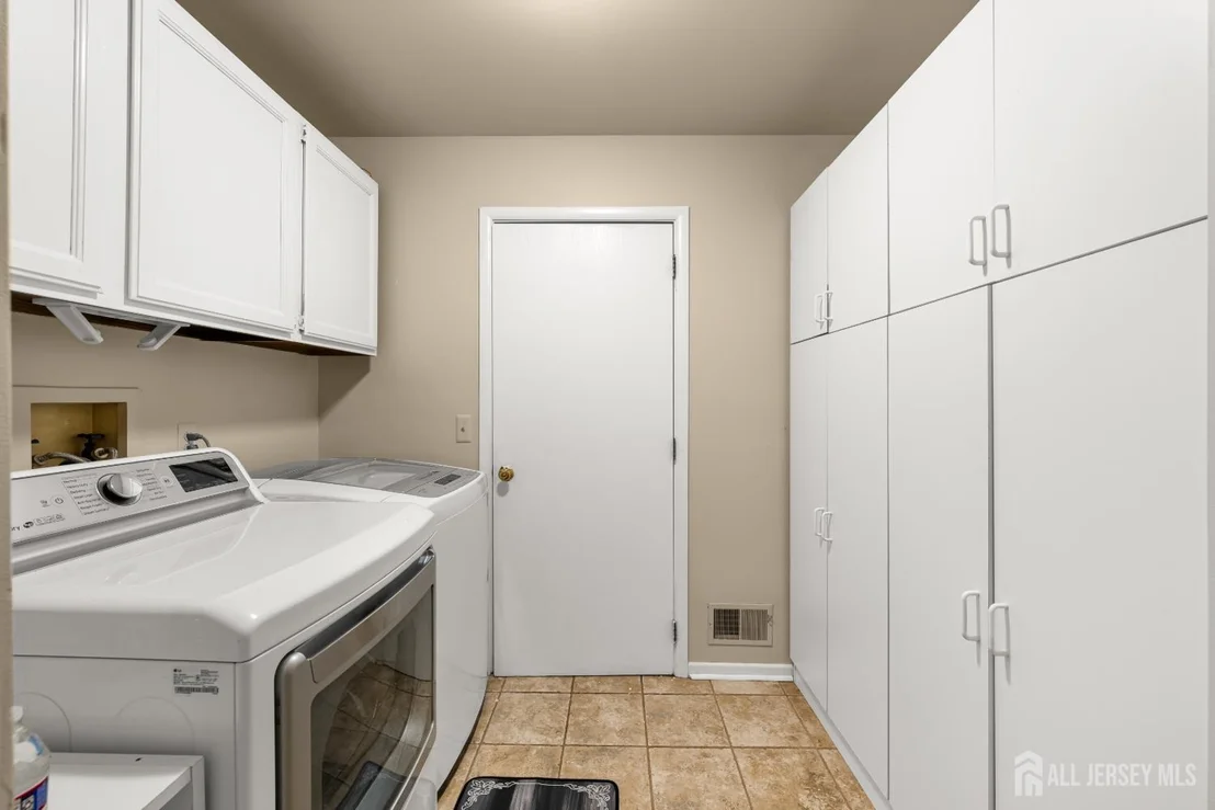 Photo of 45 Ditmars Circle