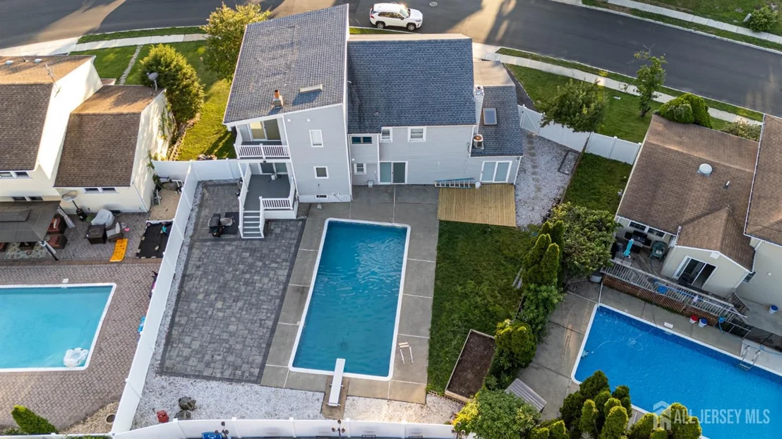 Photo of 18 Robinhood Drive
