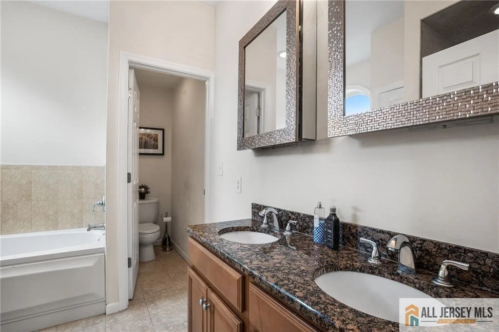 Photo of 32 E Summit Avenue
