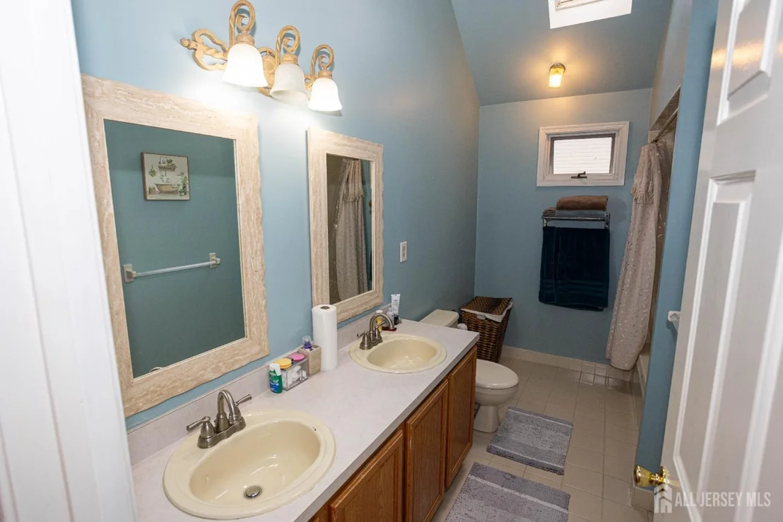 Photo of 31 Scarlet Drive