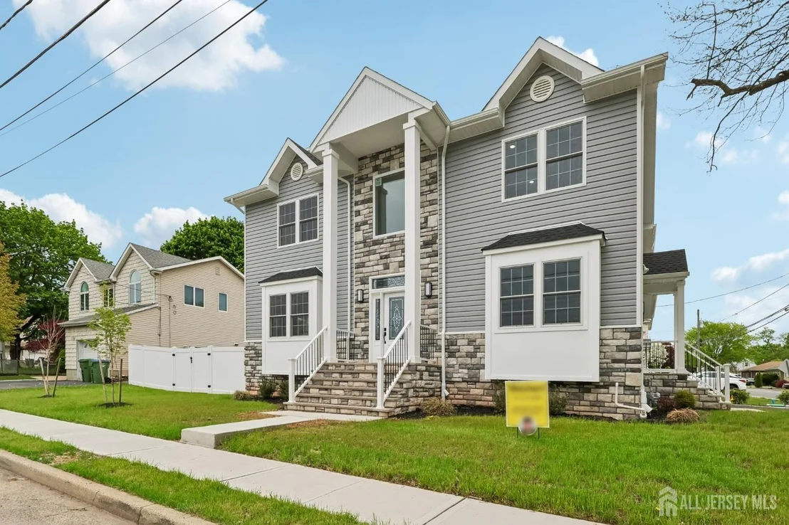 Photo of 239 Suttons Lane