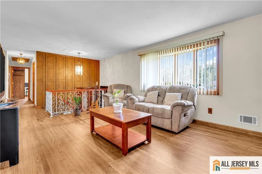 Photo of 8 Whitehall Avenue
