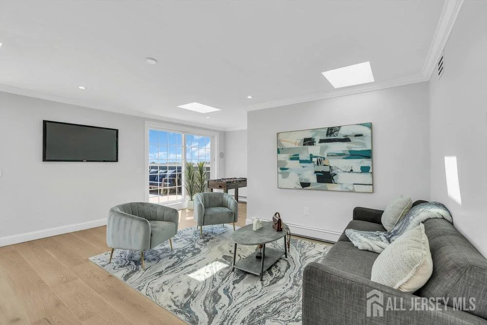 Photo of 141 Vanard Drive