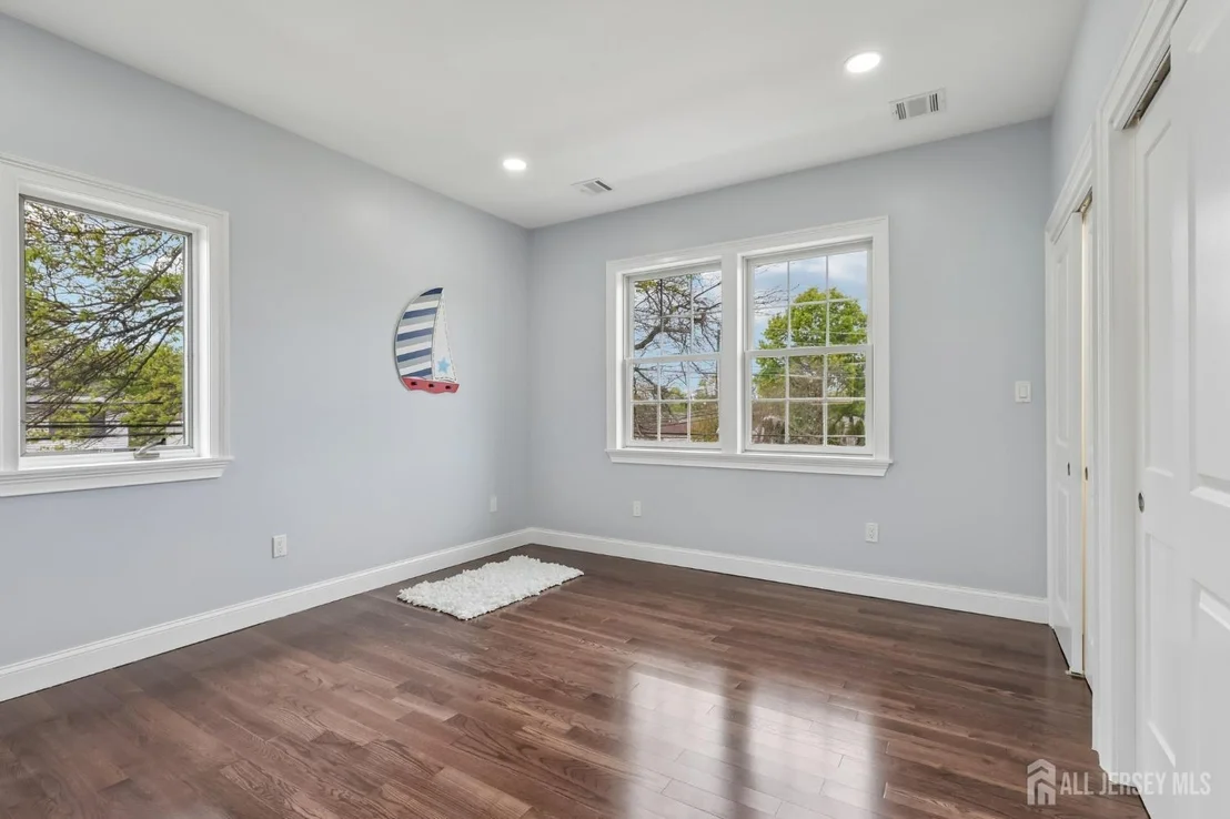 Photo of 239 Suttons Lane