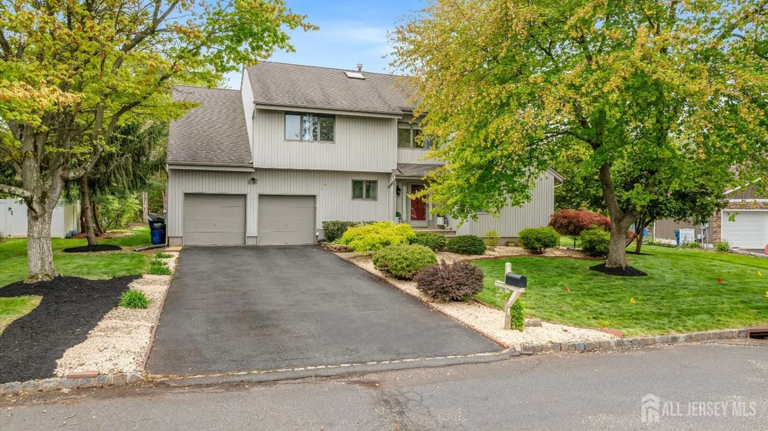 Photo of 45 Ditmars Circle