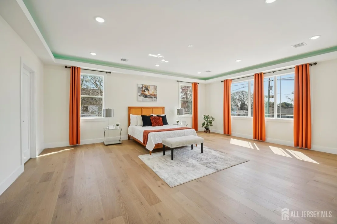 Photo of 75 Jefferson Boulevard