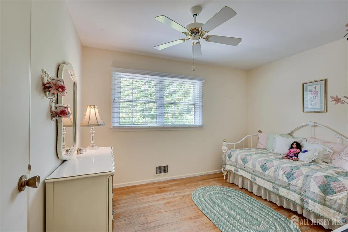 Photo of 560 Wakefield Drive