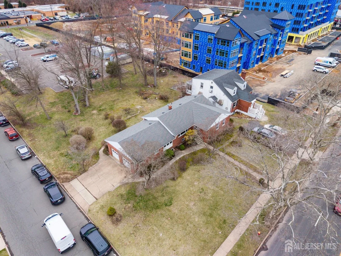 Photo of 1205 Parkway Avenue