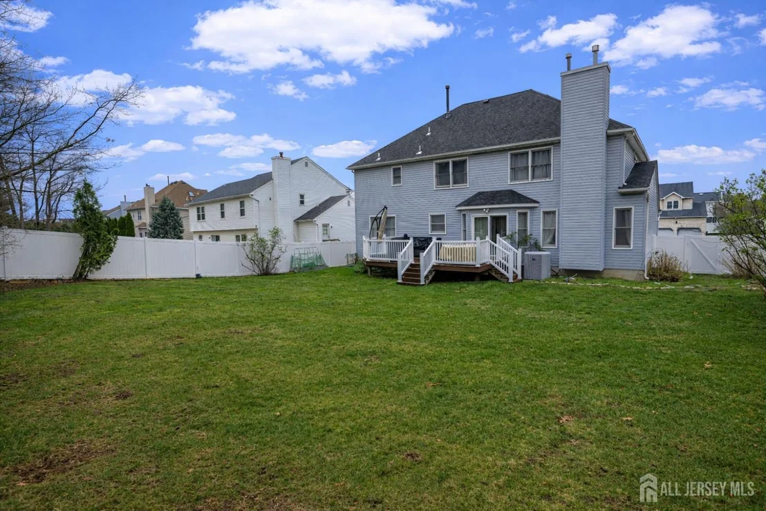 Photo of 31 Scarlet Drive