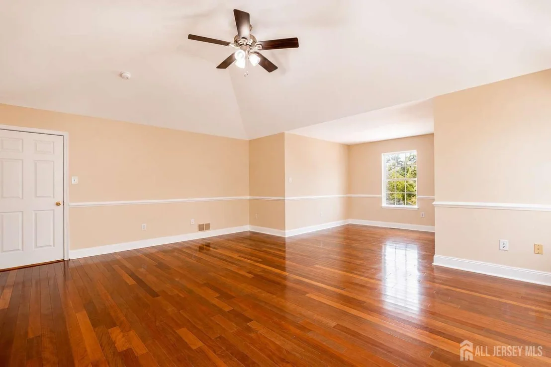 Photo of 4 Sequoia Drive