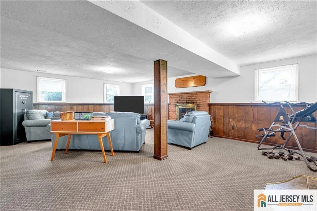 Photo of 8 Whitehall Avenue