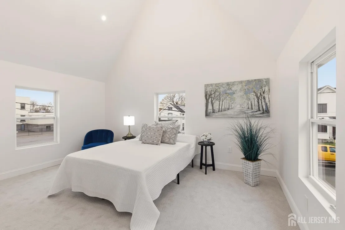 Photo of 23 Morse Avenue