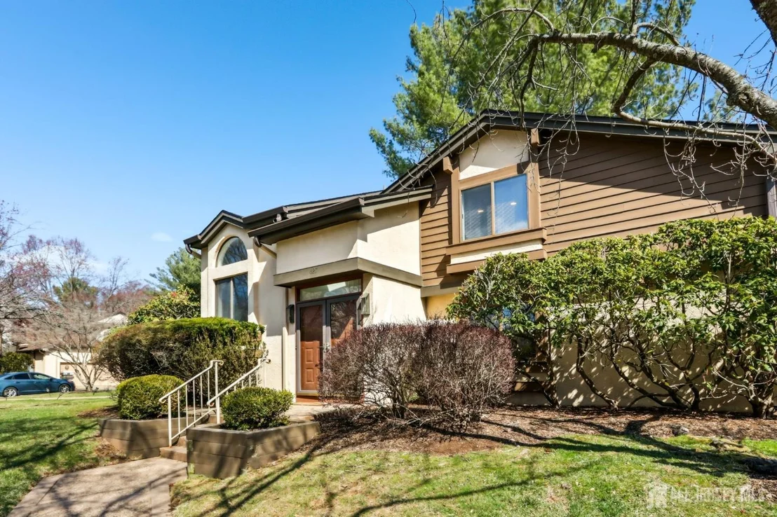 Photo of 627 Sayre Drive