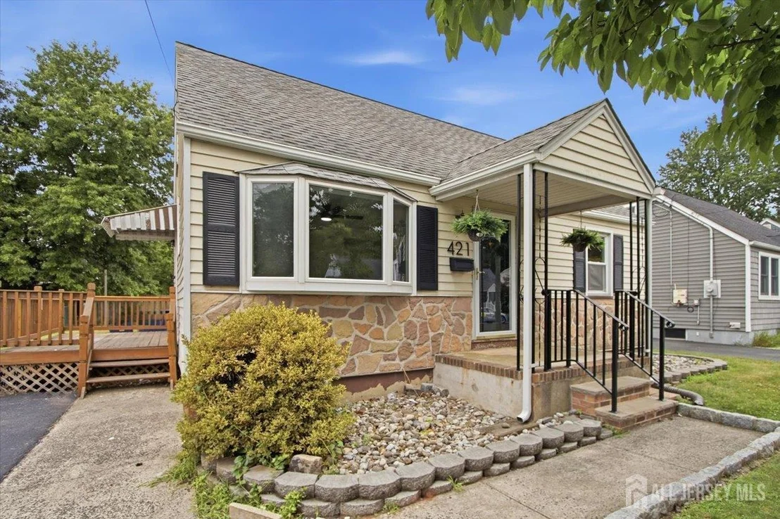 Photo of 421 1st Street