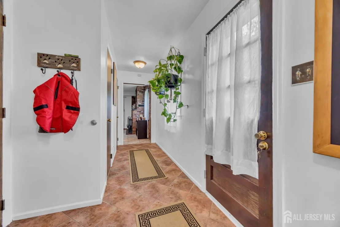 Photo of 7 S Brook Drive