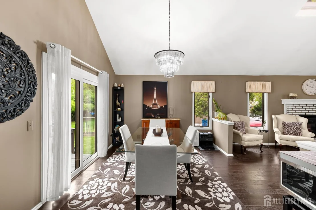 Photo of 45 Ditmars Circle