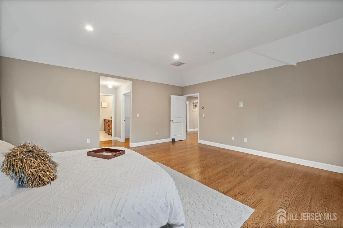 Photo of 628 New Dover Road