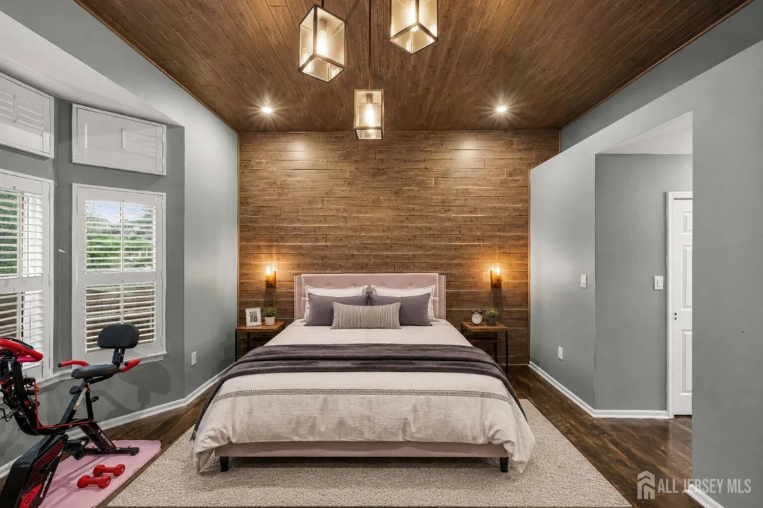 Photo of 1 Eagle Court