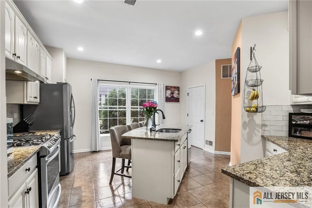 Photo of 32 E Summit Avenue