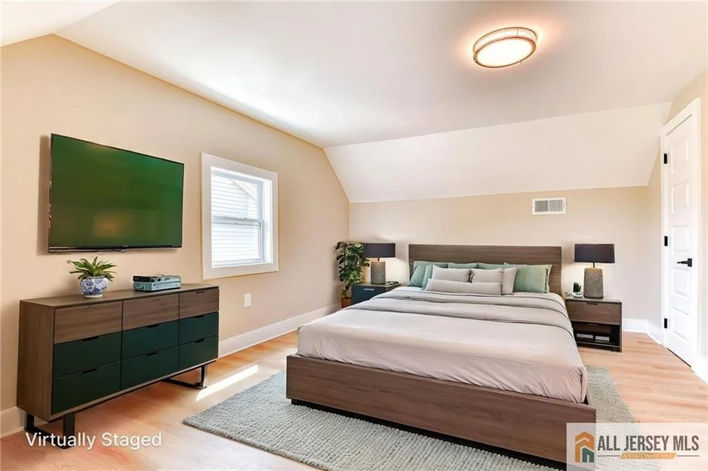 Photo of 32 Campbell Avenue