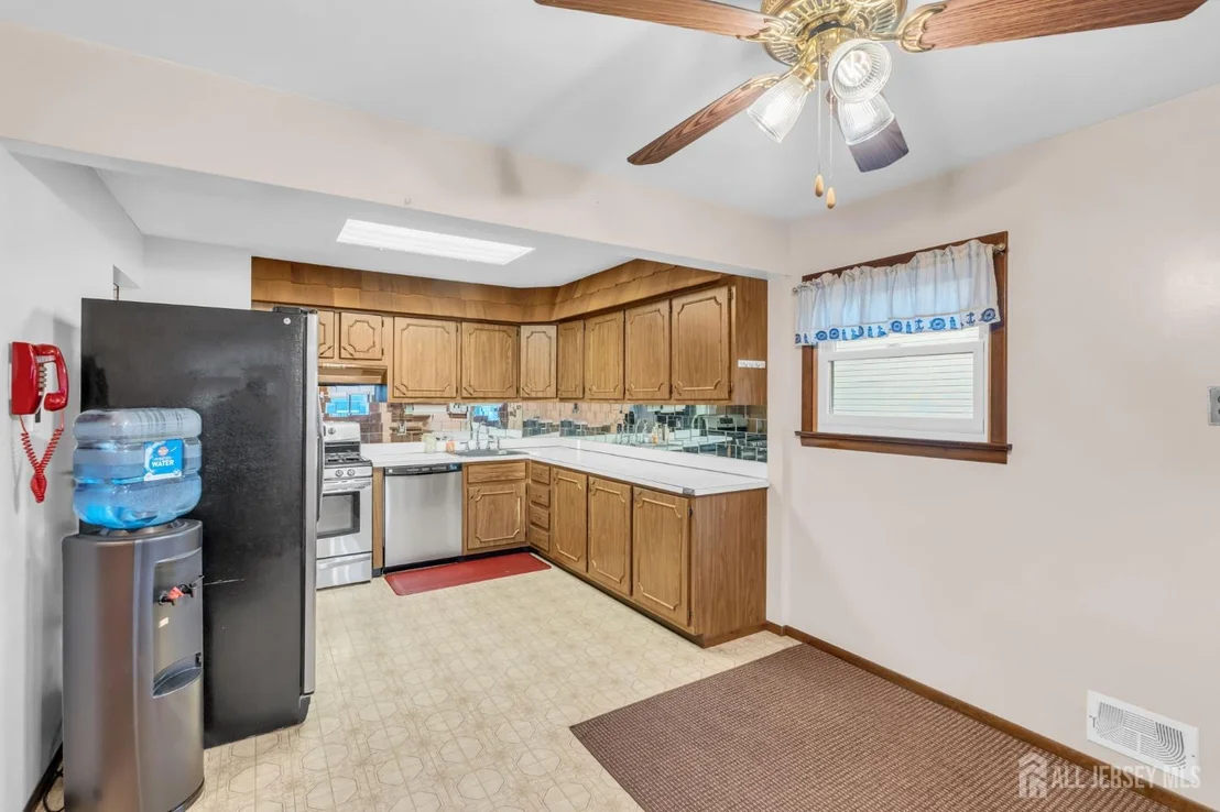 Photo of 140 Camelot Drive