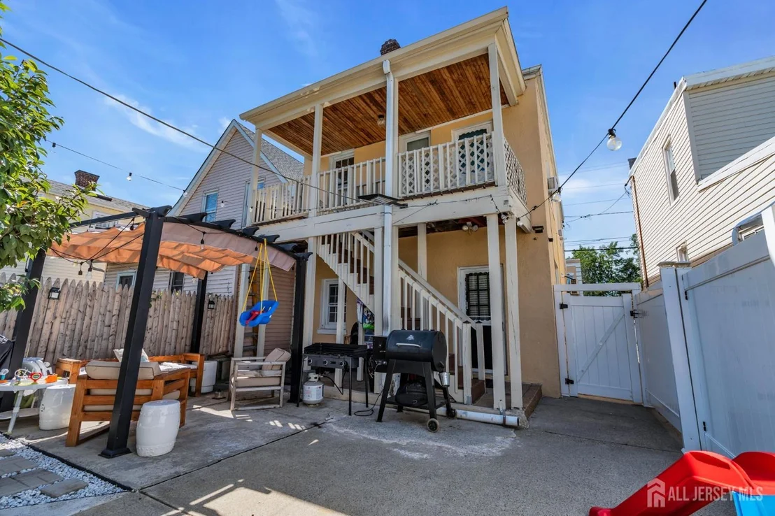 Photo of 282 Alpine Street
