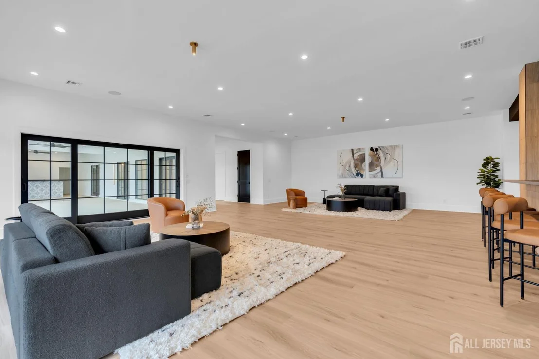 Photo of 2130 Shadow Lane