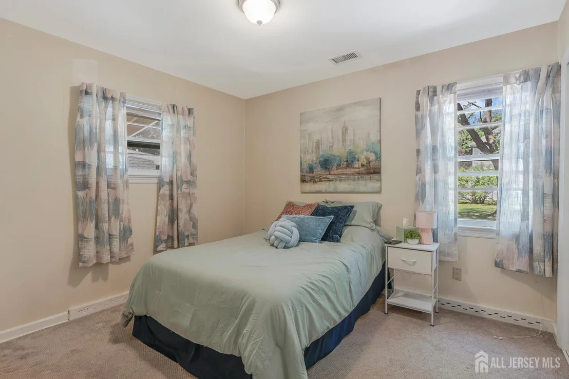 Photo of 8 Pierrepont Avenue