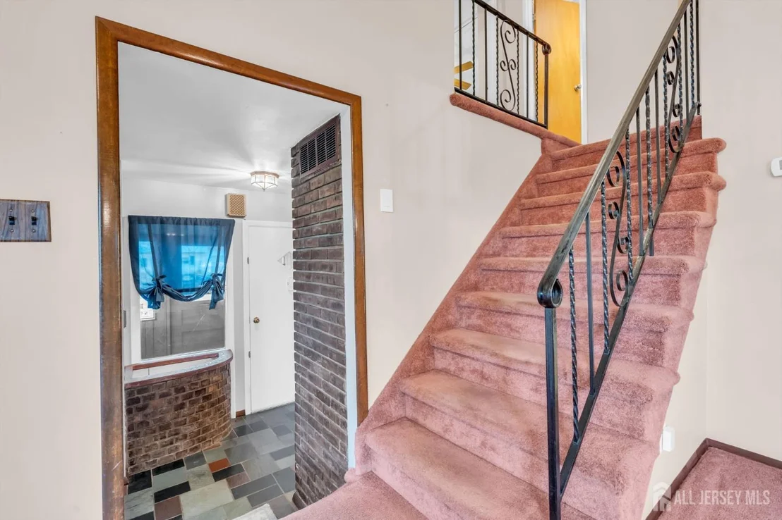 Photo of 140 Camelot Drive
