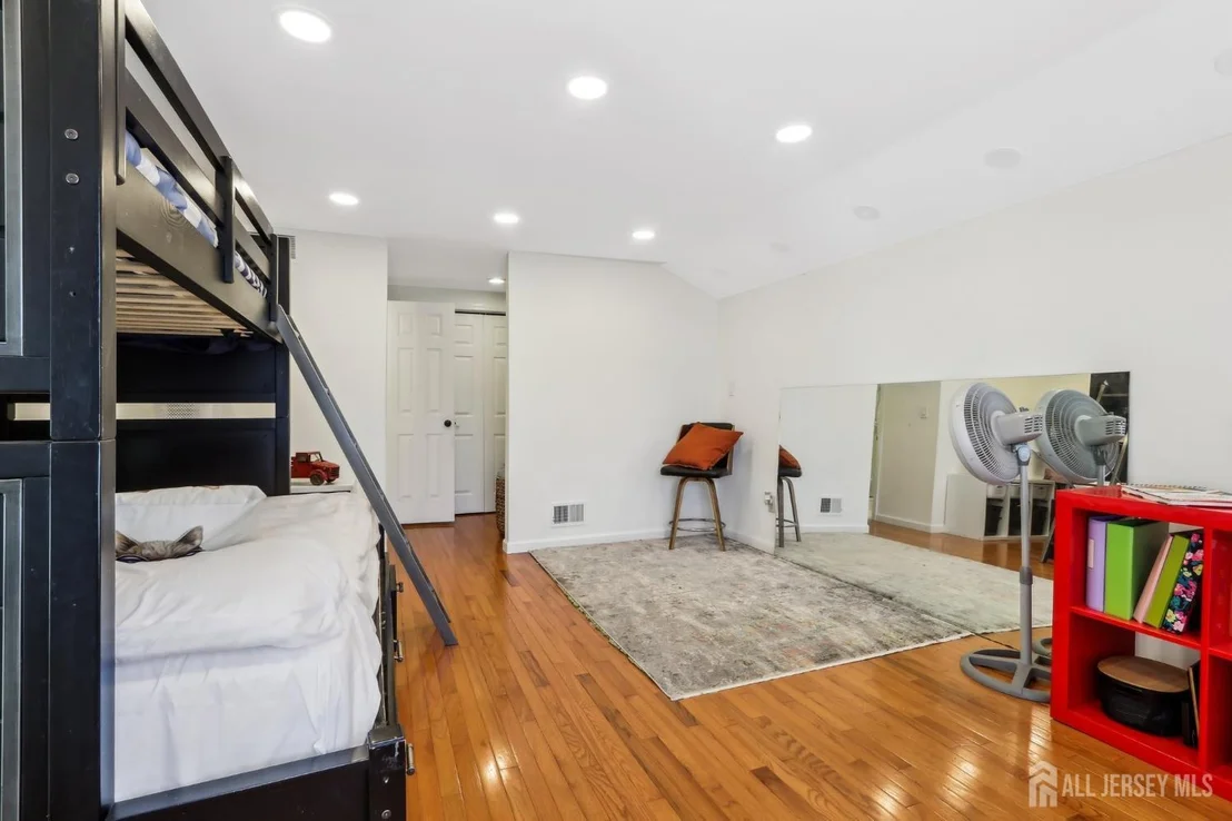 Photo of 627 Sayre Drive