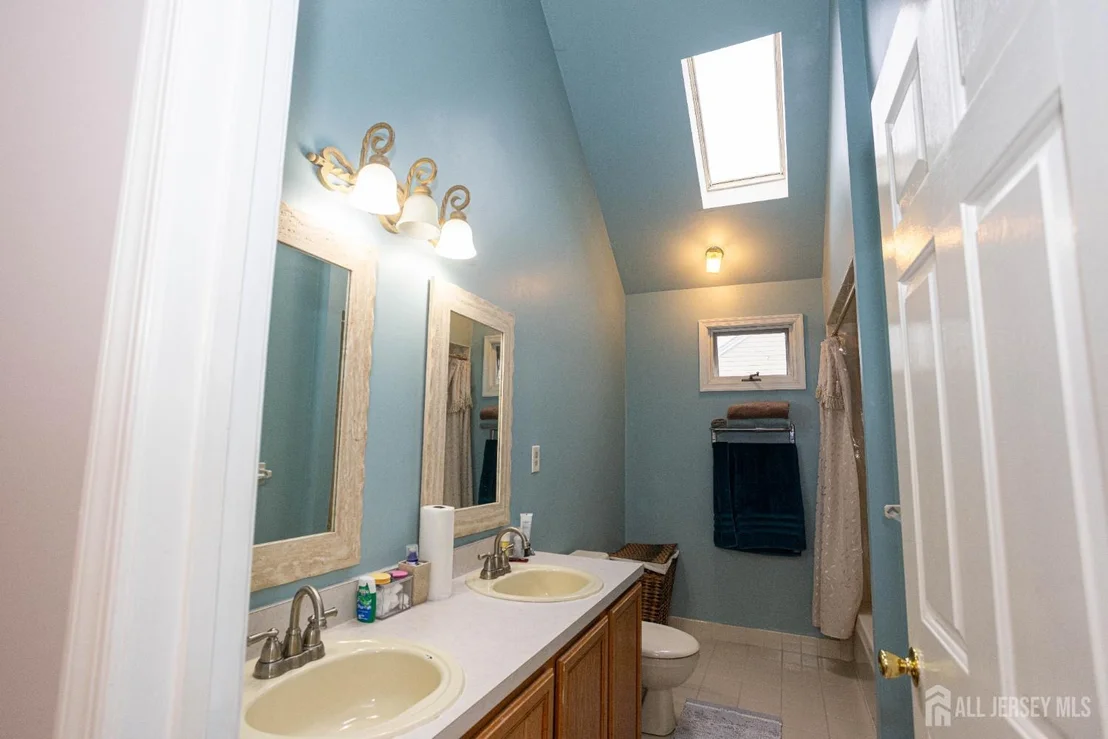 Photo of 31 Scarlet Drive