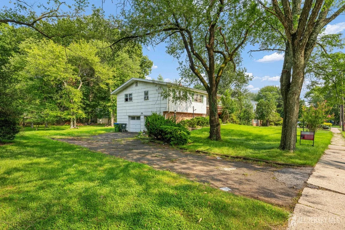 Photo of 454 Plainfield Road