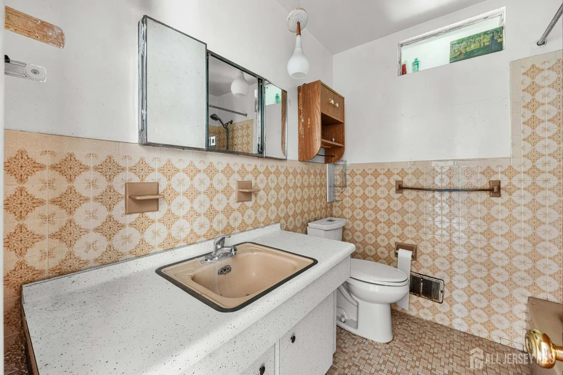 Photo of 454 Plainfield Road