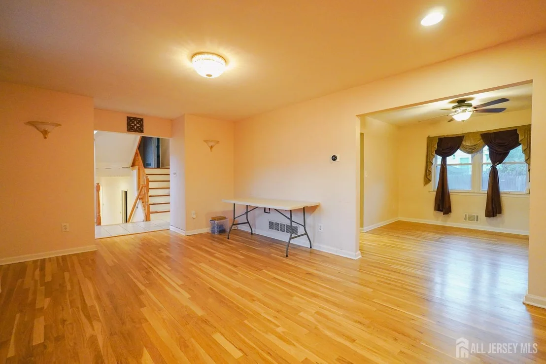 Photo of 3 E Charles Court