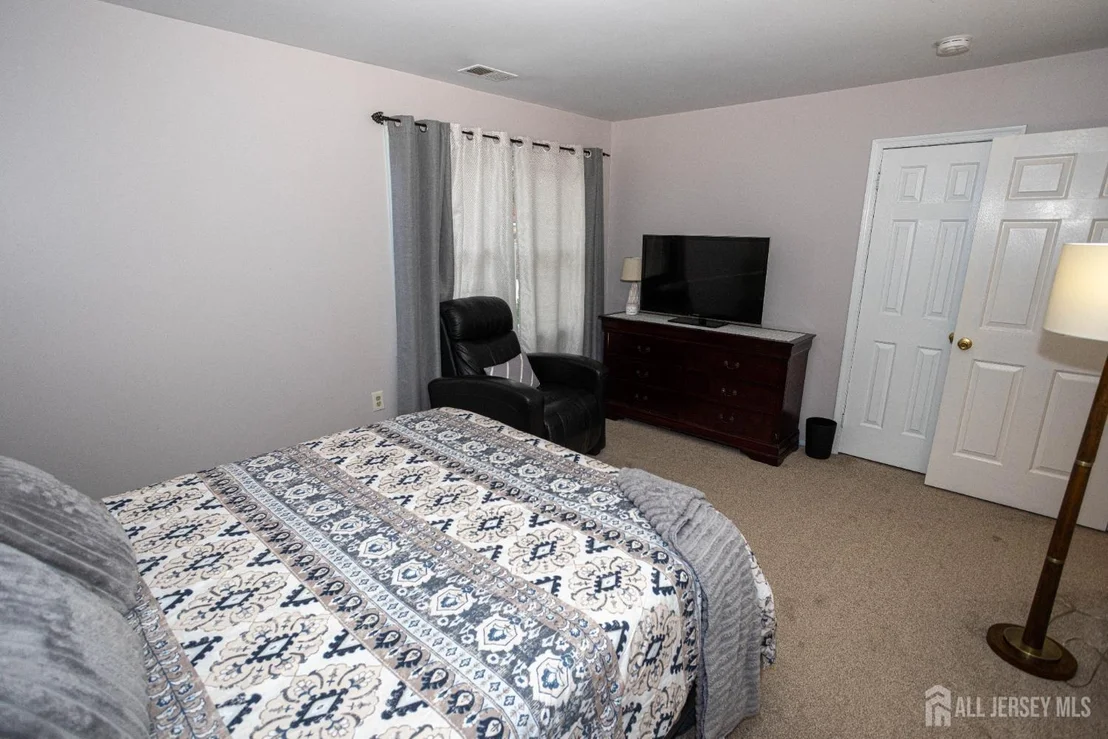 Photo of 31 Scarlet Drive