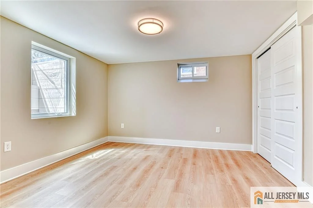 Photo of 32 Campbell Avenue
