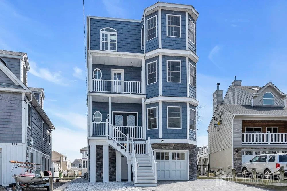 Photo of 141 Vanard Drive