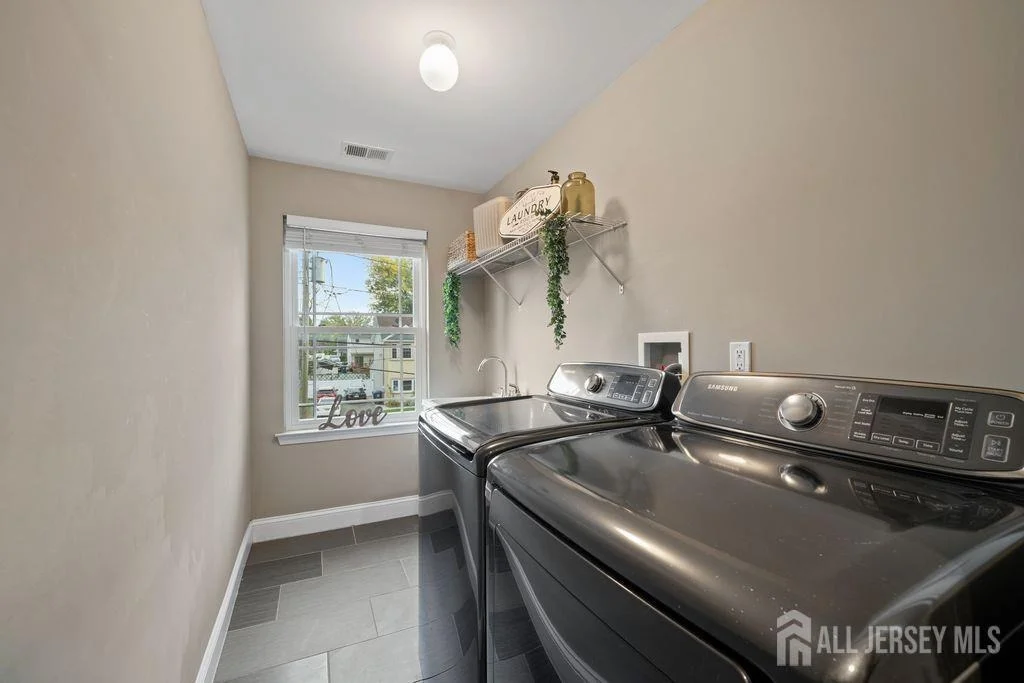 Photo of 628 New Dover Road