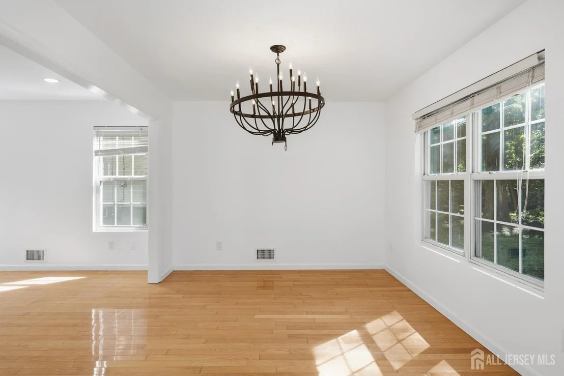 Photo of 53 Bernard Avenue