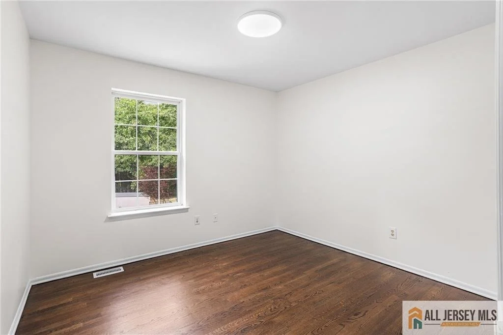 Photo of 569 Buttonwood Drive