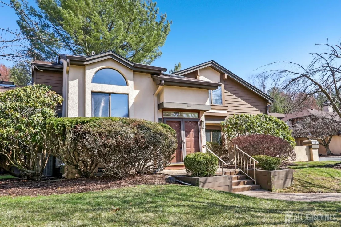 Photo of 627 Sayre Drive
