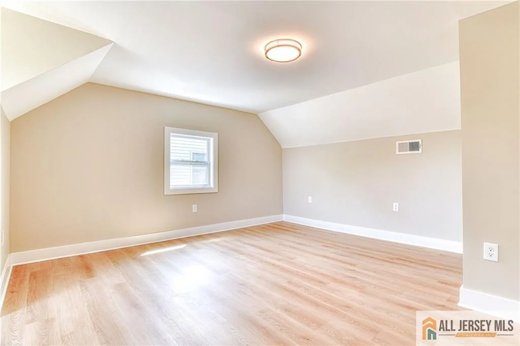 Photo of 32 Campbell Avenue