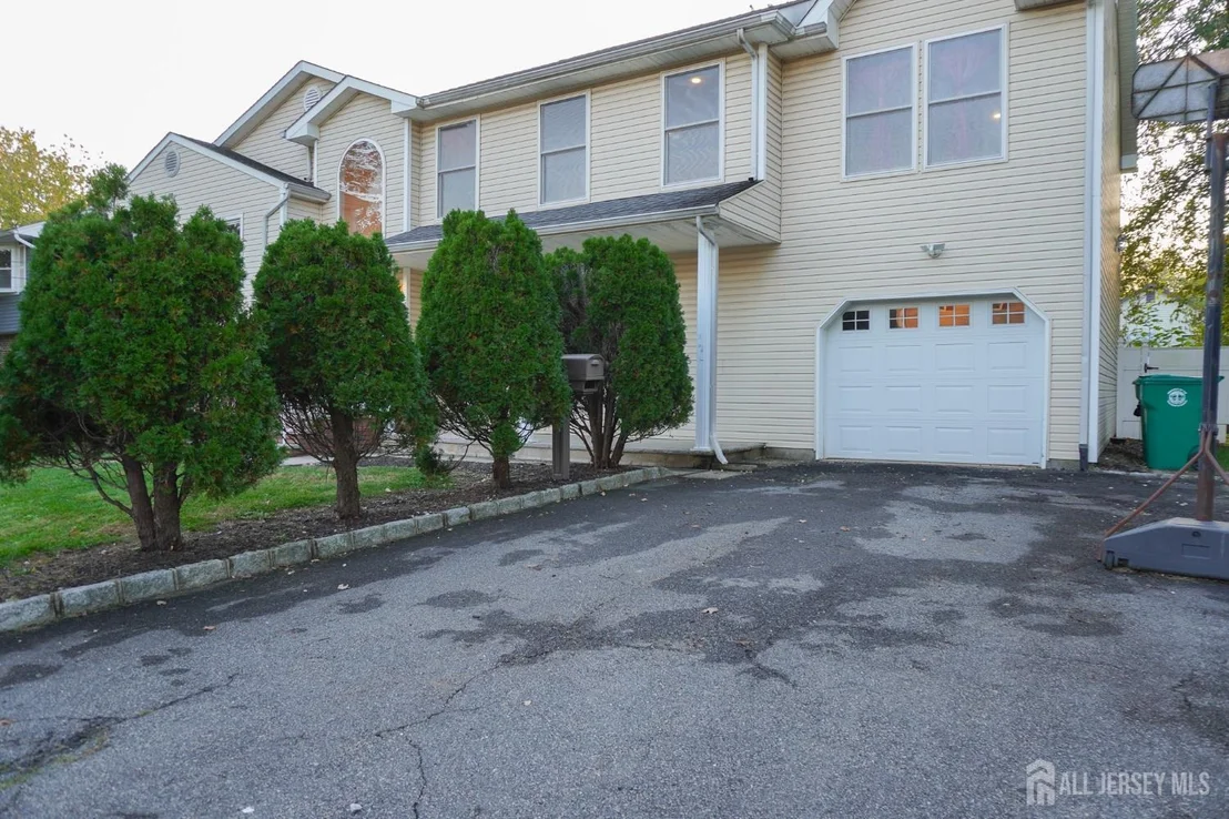 Photo of 3 E Charles Court