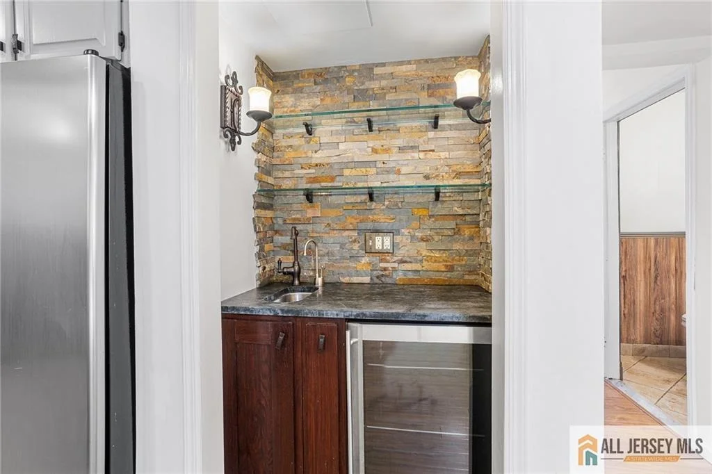 Photo of 569 Buttonwood Drive
