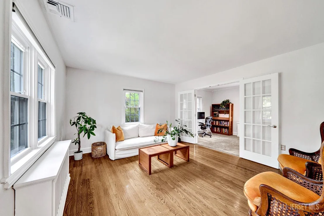 Photo of 10 Shaw Drive