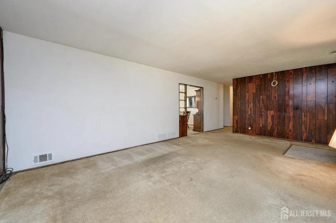 Photo of 839 Bowman Road
