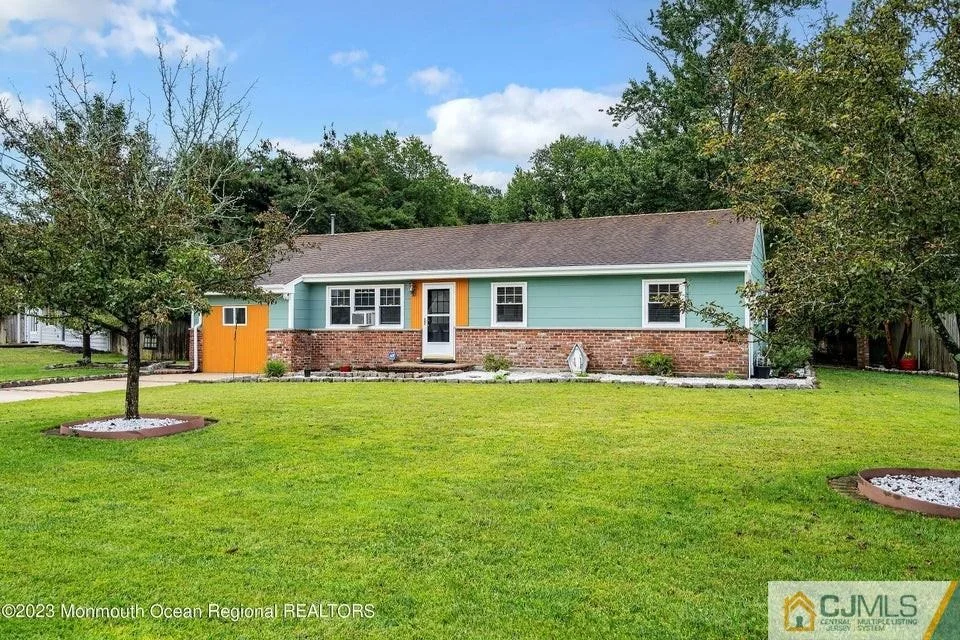 Photo of 325 Normandie Drive
