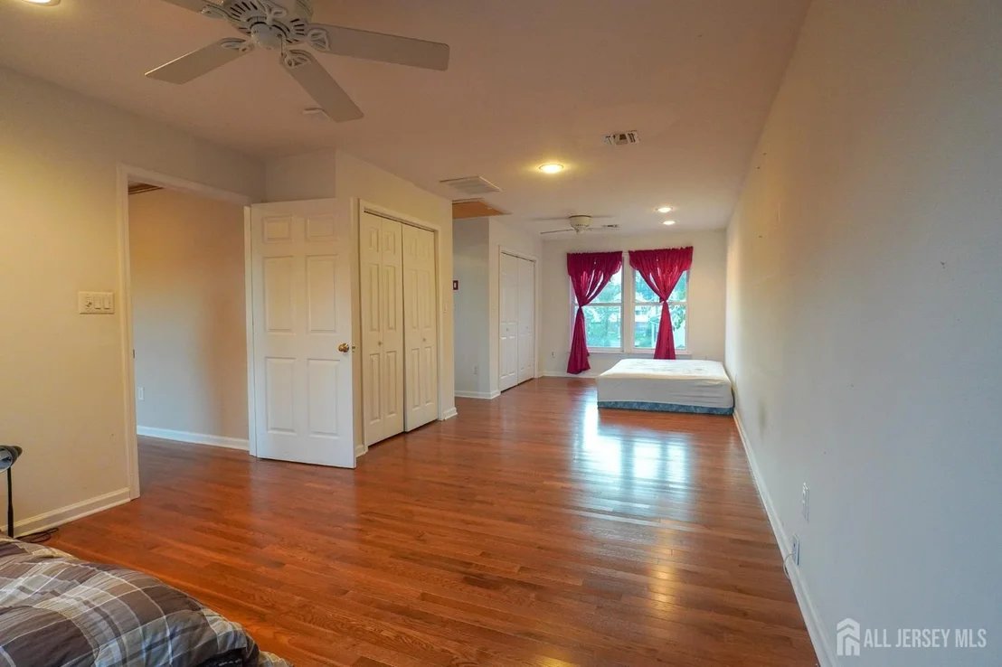Photo of 3 E Charles Court