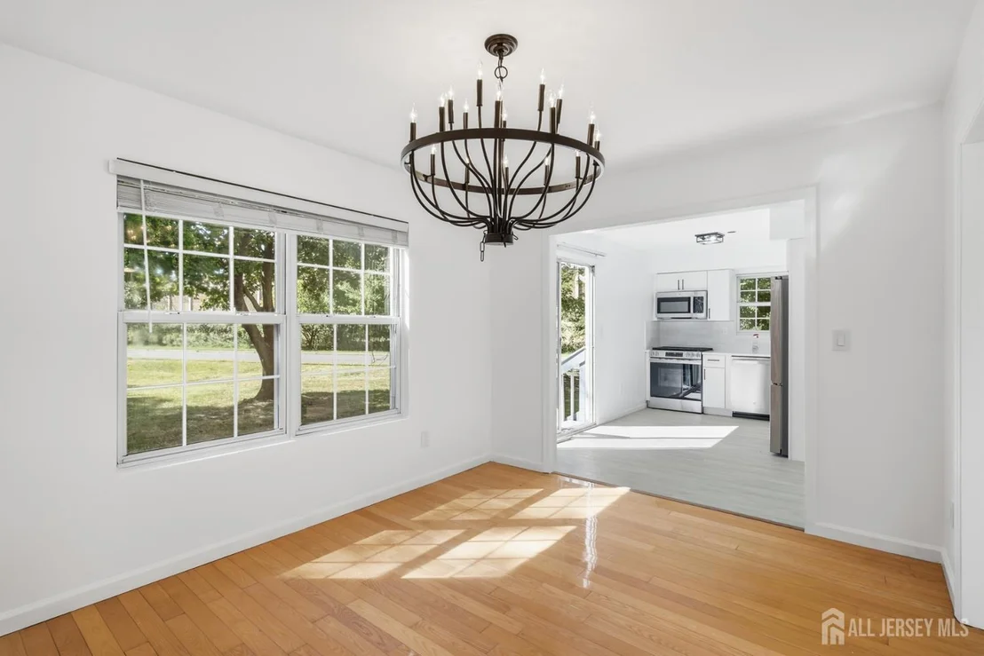 Photo of 53 Bernard Avenue